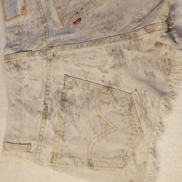 Levi’s Shorts 517 Womens  34 Marble‎ dyed Vintage Cutoffs Distressed High Rise - Picture 3 of 12